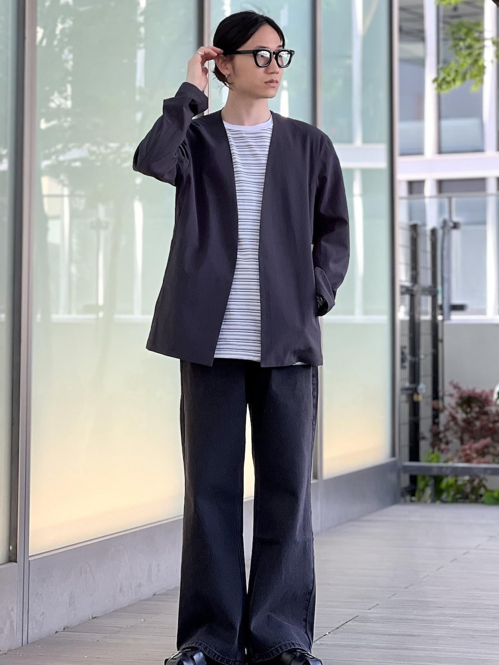 「coda、batoner、snapme_ap_widepants、ADAM ET ROPÉ、HOMME」｜「ADAM ET ROPE'の【RIRANCHA/リランチェ】ノーカラージャケット ＆ スラックス セットアップ / イージーケア / ユニセックス（セットアップ、ブラック系）」を使った、kodai kanomataさん（メンズ・172cm）の春コーディネートの1枚目の写真