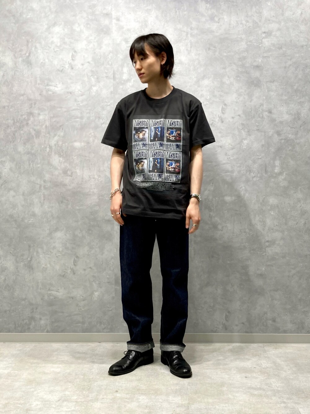 「Adam et Rope'、handroom、デニムパンツ、プリントT、COOLなこのコが仲間入り、大人カジュアル、休日スタイル、黒Tシャツ、いいね、save、フォローお願いします🤑、今日のコーデ」｜「ADAM ET ROPE'のアイテム（Tシャツ/カットソー、ブラック系）」を使った、kodai kanomataさん（メンズ・172cm）の夏コーディネートの1枚目の写真