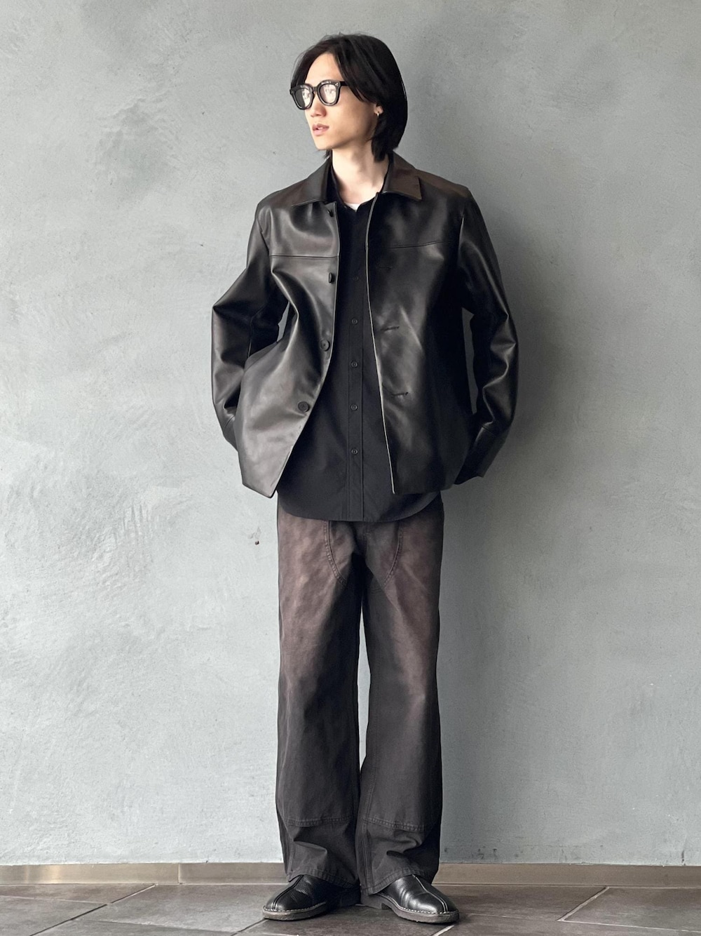 「初春コーデ、春コーデ」｜「ADAM ET ROPE'のシープレザー カーコート / カバーオール（カバーオール、ブラック系）」を使った、kodai kanomataさん（メンズ・172cm）の冬コーディネートの1枚目の写真