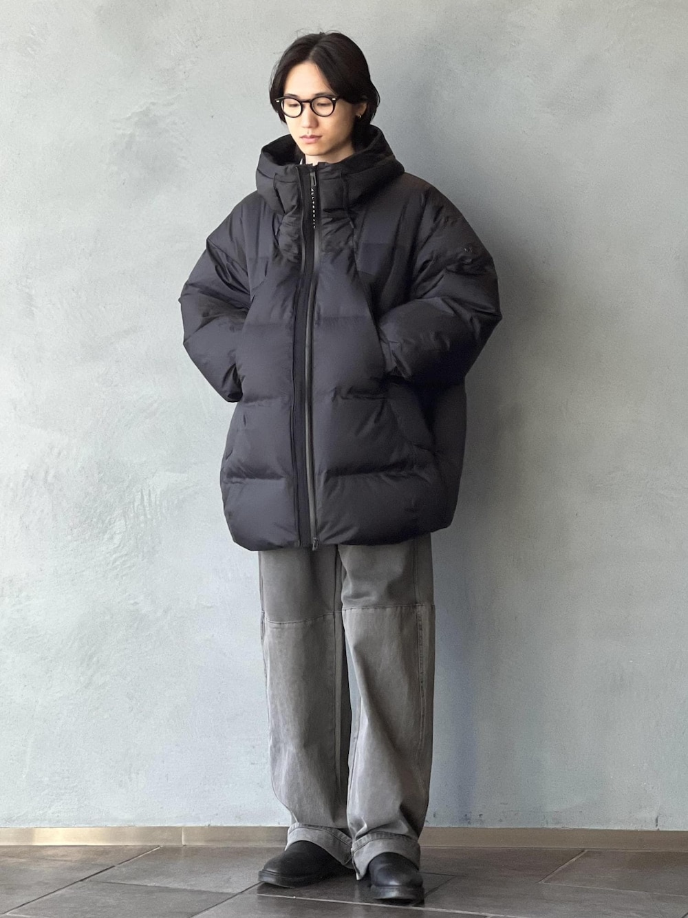 「初冬コーデ、冬コーデ」｜「DESCENTE ALLTERRAINの【DESCENTE ALLTERRAIN】MOUNTAINEER HC（ダウンジャケット/コート、ブラック系）」を使った、kodai kanomataさん（メンズ・172cm）の冬コーディネートの1枚目の写真