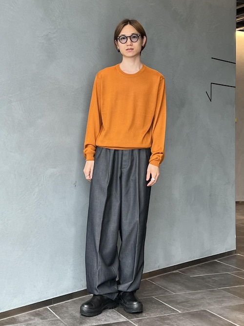 「ADAM ET ROPE'（アダムエロペ）の【NIKKE】ワイド イージー デニム スラックス / ADAM ET ROPE' JEANS -GRID-（デニムパンツ）」を使った、kodai kanomataさん（メンズ・172cm）の秋コーディネート