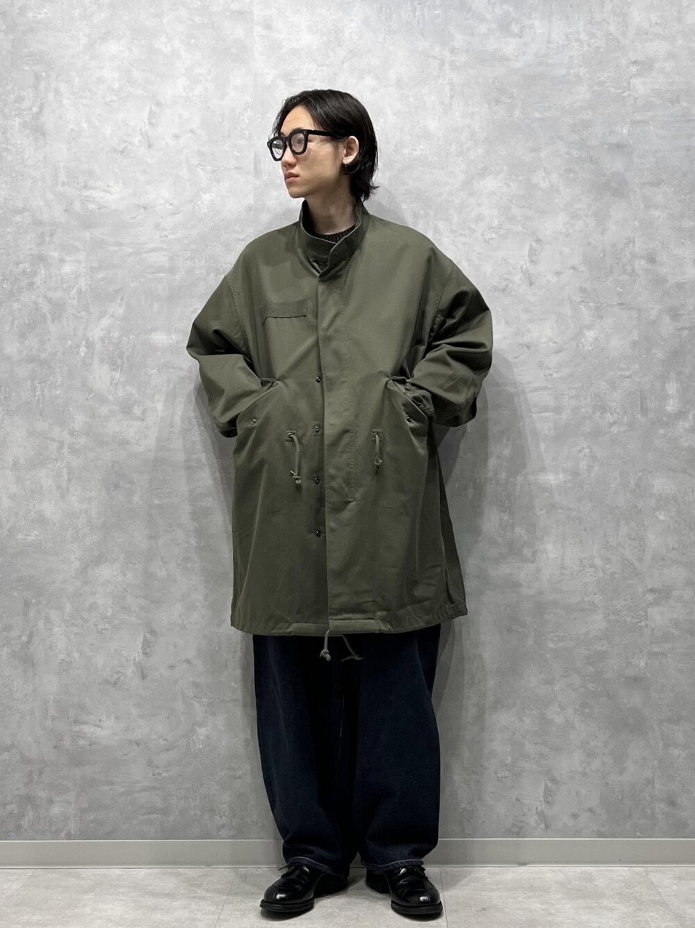 「ADAM ET ROPÉ、HOMME」｜「ADAM ET ROPE'の《新色追加・2点セット》M-65 ビッグシルエット モッズコート / コート＆中綿ライナーセット / ライナー取り外し可能 / ユニセックス（モッズコート、ホワイト系）」を使った、kodai kanomataさん（メンズ・172cm）の秋コーディネートの1枚目の写真