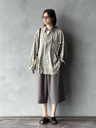 「ADAM ET ROPE'（アダムエロペ）のドライウーステッドワイドショートスラックス（その他パンツ）」を使った、kodai kanomataさん（メンズ・172cm）の夏コーディネート