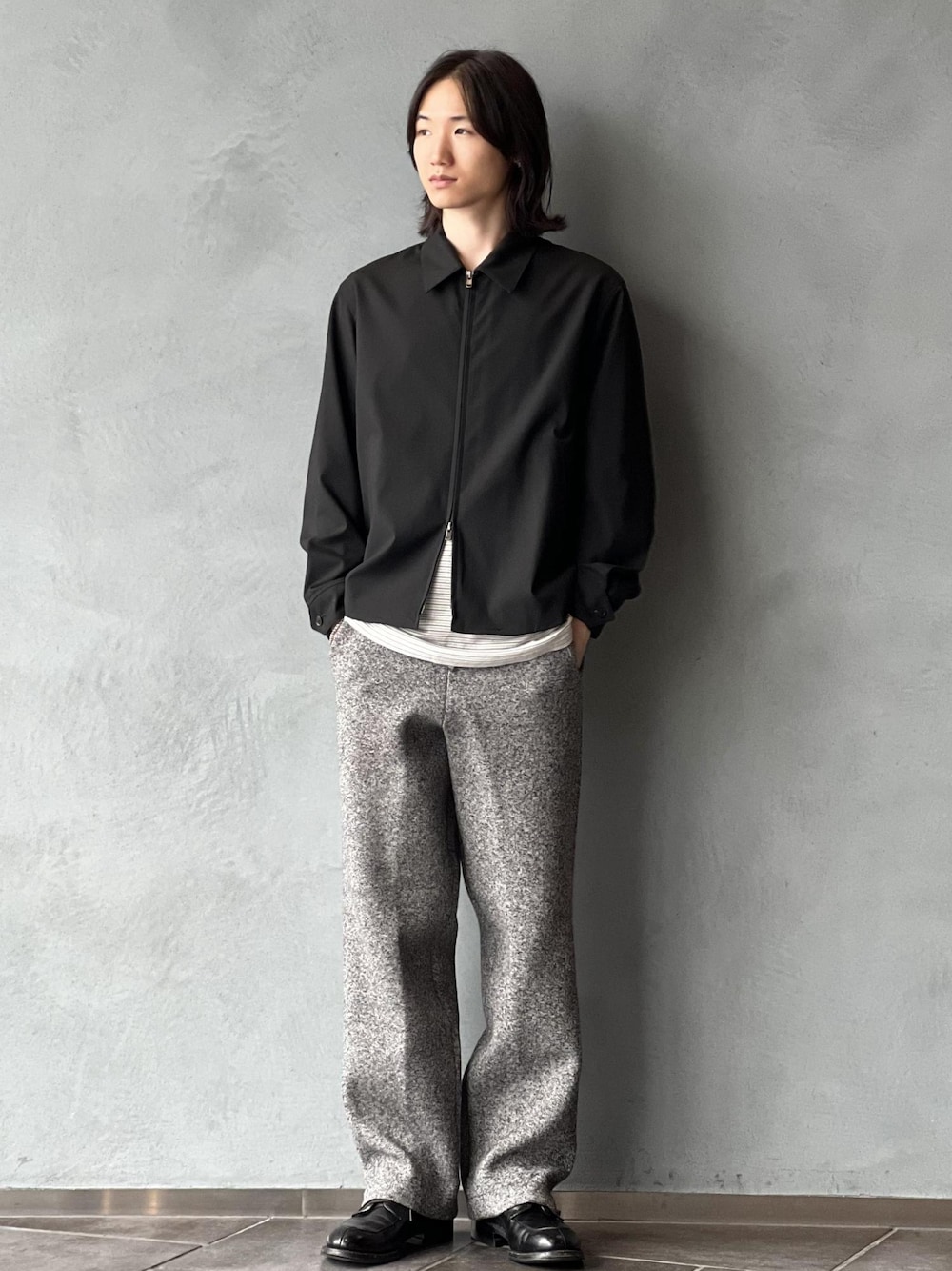 「初秋コーデ、秋コーデ、ADAM ET ROPÉ、ジャケット/アウター、その他アウター、パンツ、GML14110、GMS14090、10point_homme、24aw_bottom_homme、Mcoat_pickup、M羽織_pickup」｜「ADAM ET ROPE'の【Chambrer】オーバーサイズ ZIP ジャケット / シーズンレス / セットアップ対応 / ユニセックス（その他アウター、ブラック系）」を使った、kodai kanomataさん（メンズ・172cm）の秋コーディネートの1枚目の写真