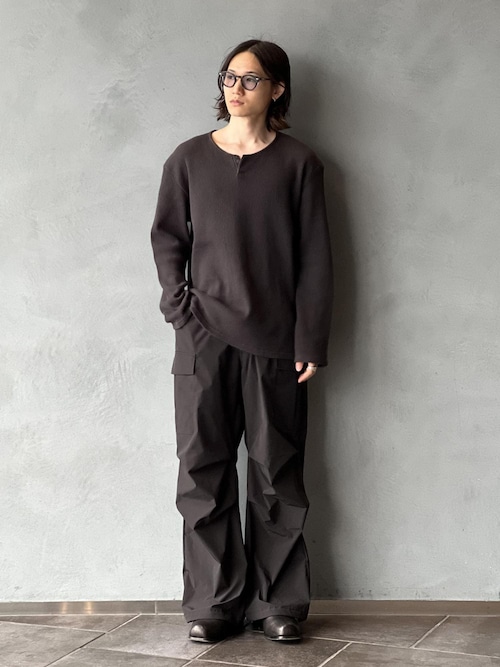 「ADAM ET ROPE'(アダムエロペ)のヘビーワッフルヘンリーネックロングTシャツ(Tシャツ/カットソー)」を使った、kodai kanomataさん(メンズ・172cm)の秋コーディネート