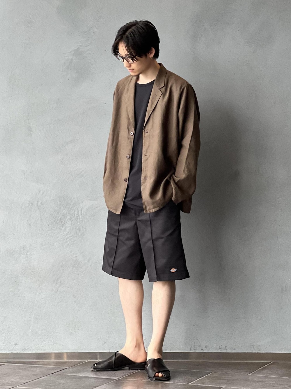 「初春コーデ、春コーデ、初夏コーデ」｜「Dickiesの《別注》【DICKIES/ディッキーズ】PINTUCK SHORTS（その他パンツ、ブラック系）」を使った、kodai kanomataさん（メンズ・172cm）の春コーディネートの1枚目の写真