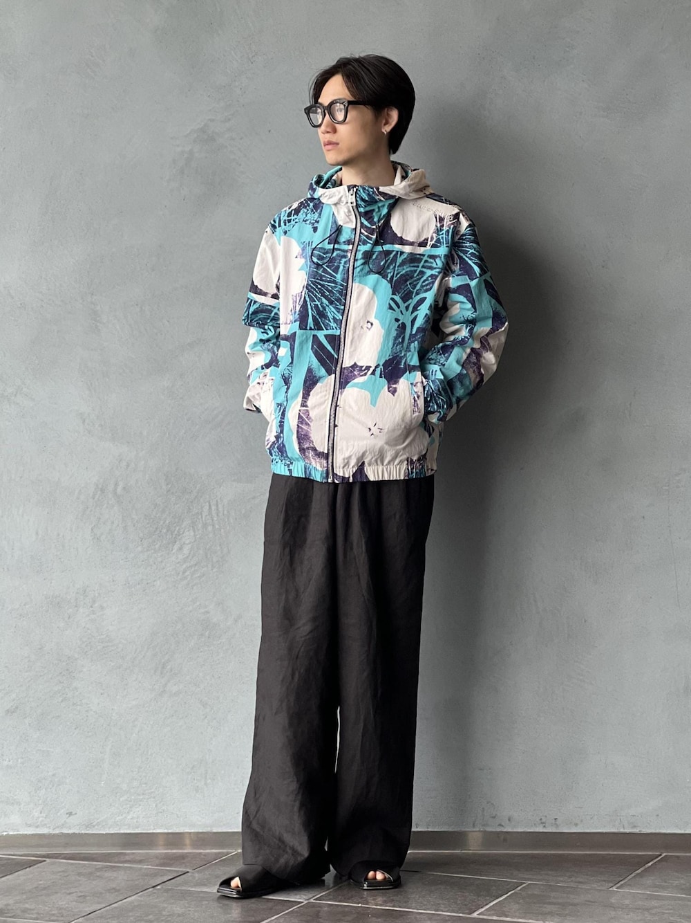 「初春コーデ、春コーデ」｜「ADAM ET ROPE'のワイド イージー リネンパンツ / セットアップ可能（その他パンツ、ブラック系）」を使った、kodai kanomataさん（メンズ・172cm）の春コーディネートの1枚目の写真