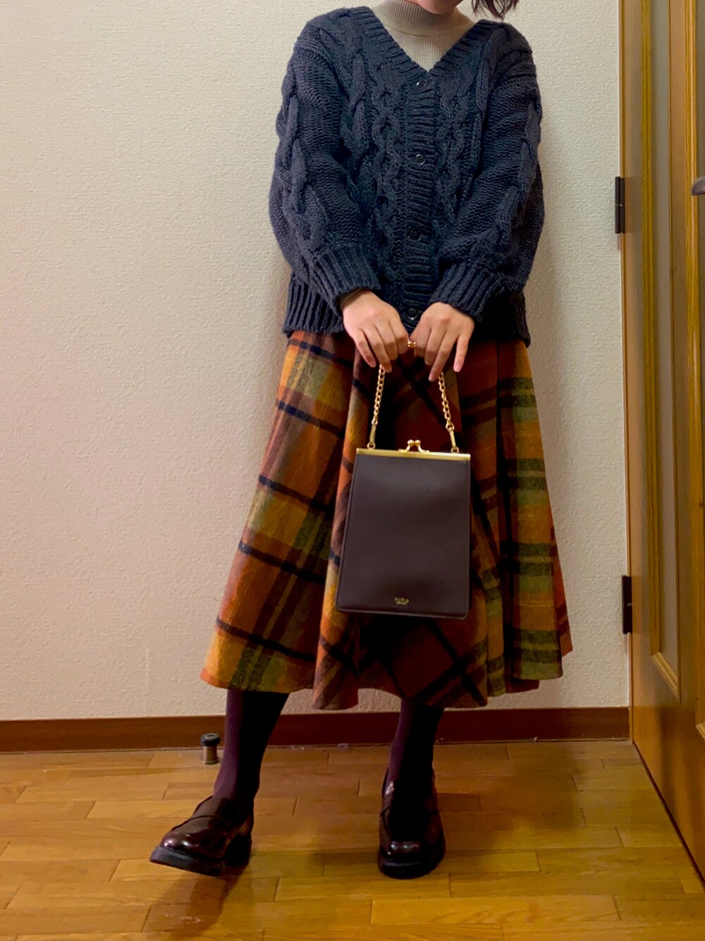 「PURILの【PURIL】ロゴプリント 2WAY がま口ショルダーチェーンバッグ（ショルダーバッグ、ブラウン系）」を使った、あさりさん（レディース・157cm）の冬コーディネートの1枚目の写真