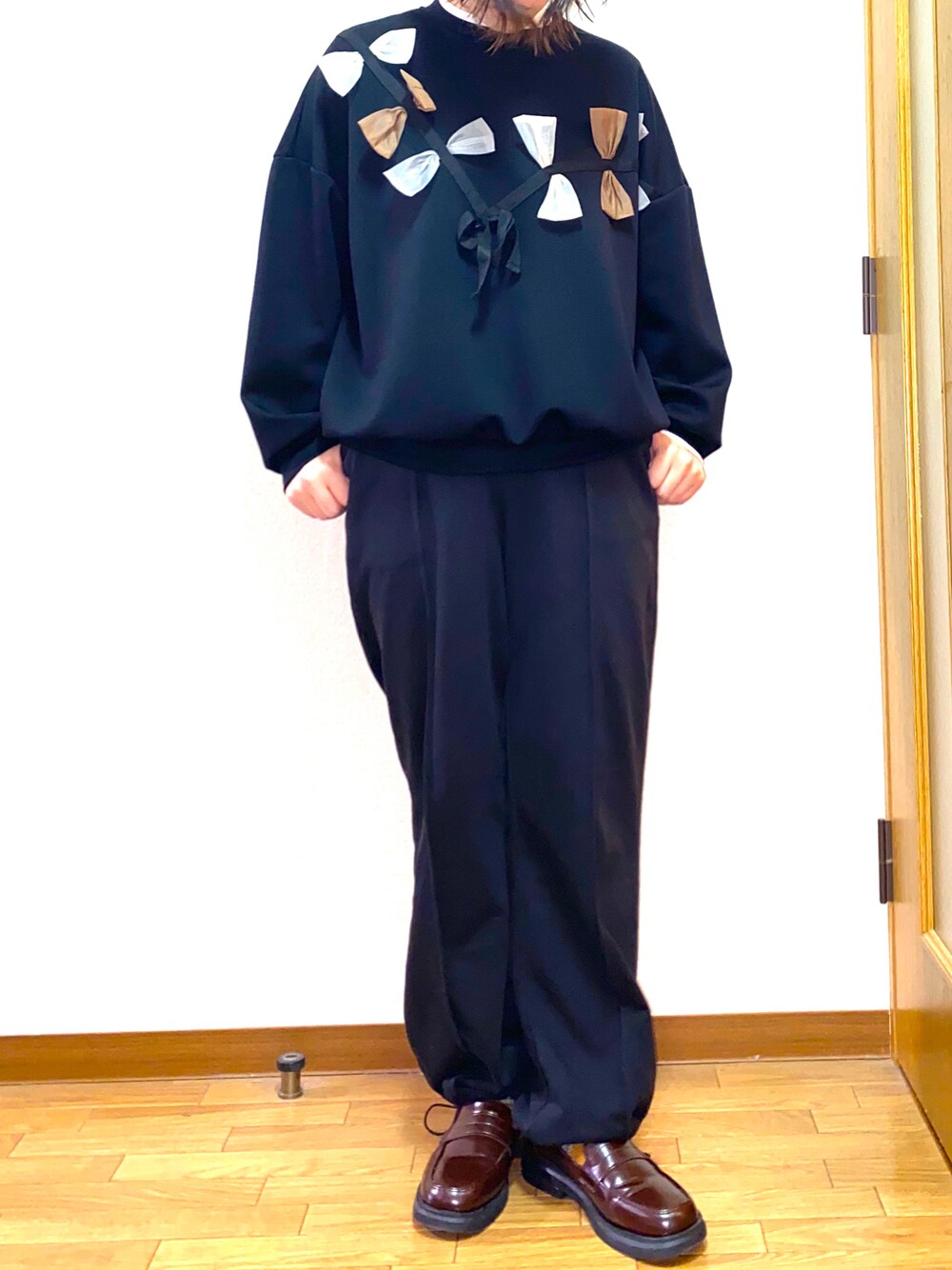 「jemiremiのアイテム（ローファー、ブラウン系）」を使った、あさりさん（レディース・157cm）の冬コーディネートの1枚目の写真