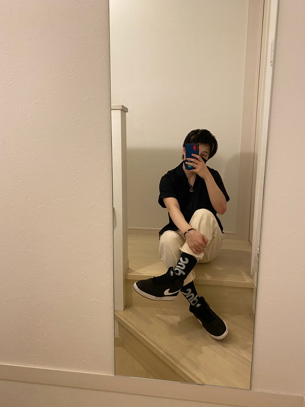 「supreme、くつした、ソックス、NIKE、スニーカー、BEAMS、GUCCI、GU、シェフパンツ」｜「NIKEのアイテム（シューズ、ブラック系）」を使った、weartacktさん（メンズ・177cm）の夏コーディネートの1枚目の写真