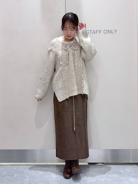 「アイテム（チョーカー）」を使った、YUIさん（レディース・162cm）の冬コーディネート