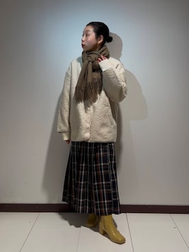 「アイテム（ノーカラーコート、ホワイト系）」を使った、AKIRAさん（レディース・162cm）の冬コーディネート