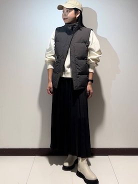 「アイテム（ダウンベスト）」を使った、AKIRAさん（レディース・162cm）の秋コーディネート