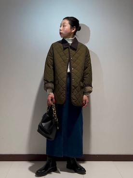 「アイテム（ミリタリージャケット）」を使った、AKIRAさん（レディース・162cm）の冬コーディネート