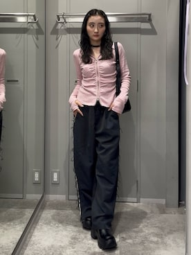 「アイテム（トートバッグ）」を使った、犬童南実さん（レディース・158cm）の秋コーディネート