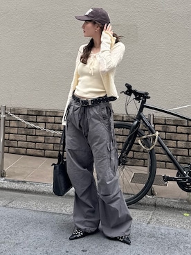 「SLY（スライ）のアイテム（スラックス）」を使った、犬童南実さん（レディース・158cm）の春コーディネート