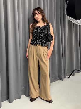 「SLY（スライ）の【LIMITED ITEM】【即完売アイテムが再登場！】SHEER SQUEEZE CAMI TOPSLIMITED ITEM シアースクウィーズキャミトップス 夏服 秋服（キャミソール、その他）」を使った、犬童南実さん（レディース・158cm）の夏コーディネート