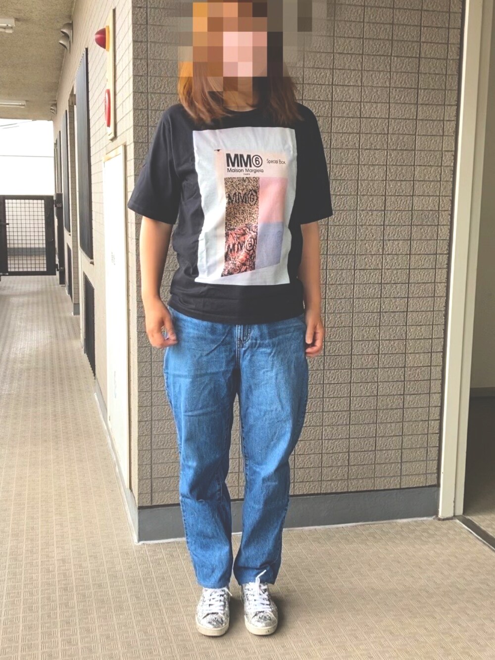 「シンプルコーデ、夏コーデ、MM6 Maison Martin Margiela、夏、オトナ女子、UNIQLO、ペグトップハイライズジーンズ」｜「miu miuのアイテム（シューズ、シルバー系）」を使った、yumittさん（レディース・165cm）の夏コーディネートの1枚目の写真
