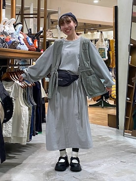 「niko and...（ニコアンド）のBOYSフィールドベスト（ベスト、グリーン系）」を使った、いくみさん（レディース・155cm）の春コーディネート