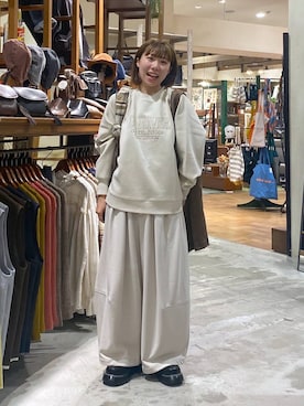 「アイテム（スウェット）」を使った、いくみさん（レディース・155cm・20代）の秋コーディネート