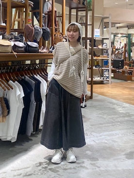 「アイテム（スニーカー）」を使った、いくみさん（レディース・155cm・20代）の秋コーディネート