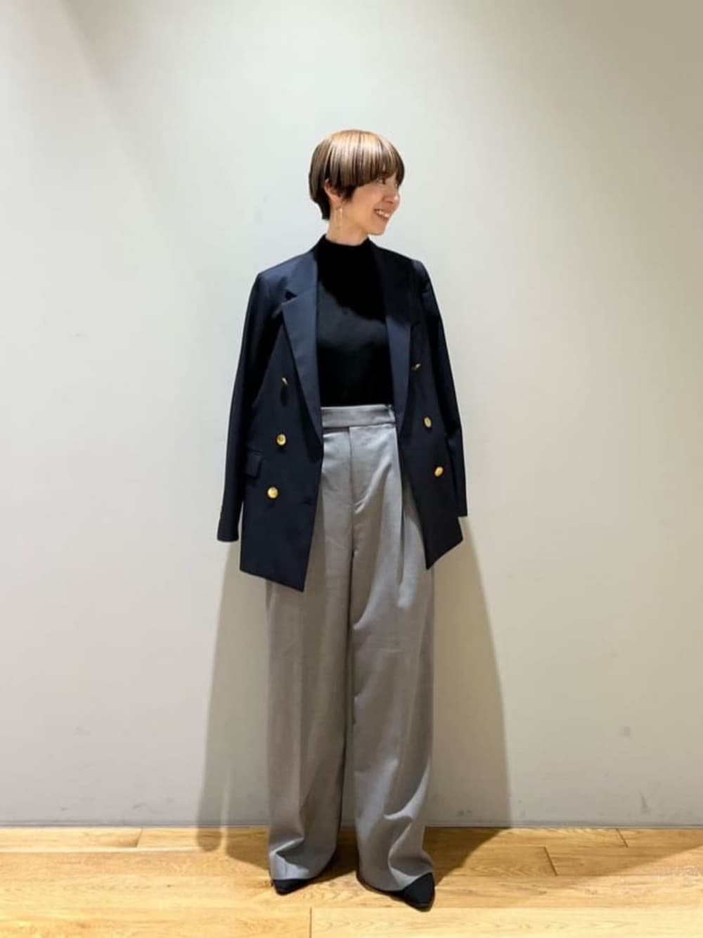 「ベーシック/トラッド、ジャケット、トレンド、モード、ビジネス、骨格ウェーブ、秋服、秋コーデ、green label relaxing」｜「green label relaxingの＜1_OF MINE＞テーラード ジャケット（テーラードジャケット、ブルー系）」を使った、藤田（fujita）さん（レディース・157cm）の秋コーディネートの1枚目の写真