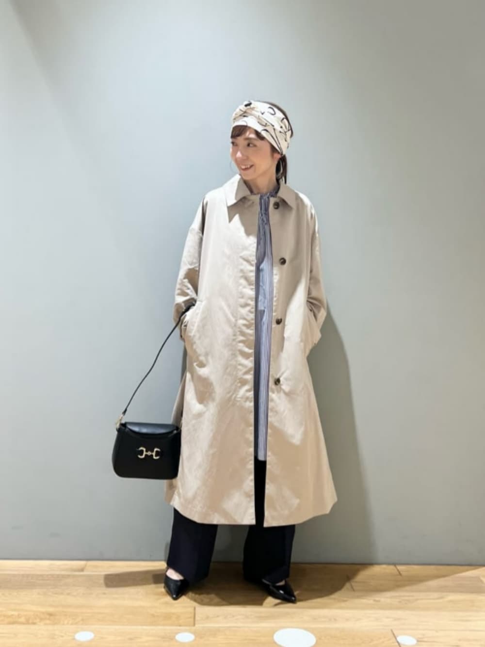 「トレンド、リラックススタイル」｜「green label relaxingのステンカラー コート -撥水-（ステンカラーコート、ベージュ系）」を使った、藤田（fujita）さん（レディース・157cm）の春コーディネートの1枚目の写真