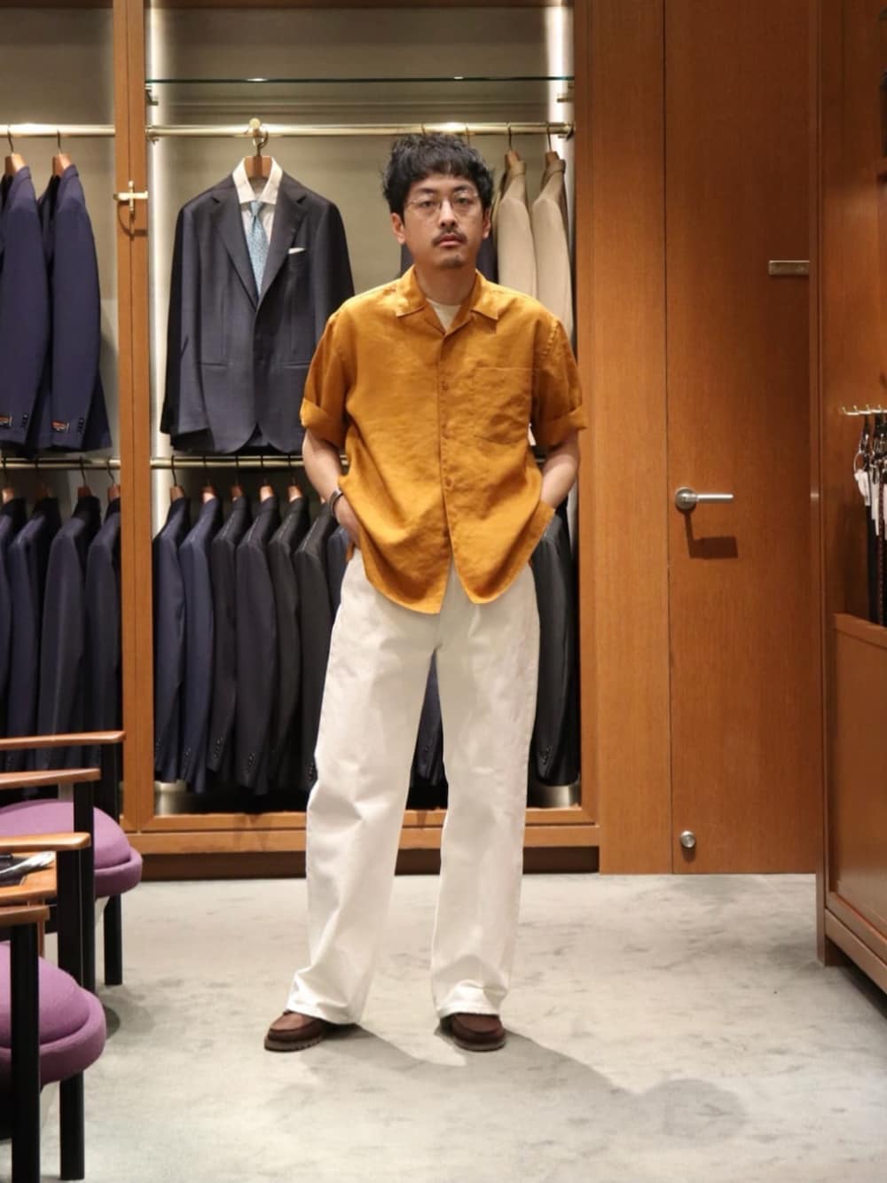 「トレンド、リラックススタイル、デニム、夏服、united arrows、夏コーデ」｜「UNITED ARROWSのシオタ スビン セルビッチ デニムパンツ「SLOW &　」（デニムパンツ、ホワイト系）」を使った、HORIKAWA HARUKIさん（メンズ・173cm）の春コーディネートの1枚目の写真