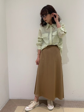 「CONVERSE TOKYO（コンバーストウキョウ）のコットンシアーサファリシャツ（シャツ/ブラウス、グリーン系）」を使った、MIOさん（レディース・157cm）の夏コーディネート