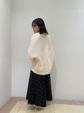 「CONVERSE TOKYO（コンバーストウキョウ）のローゲージスターカーディガン（カーディガン/ボレロ、ホワイト系）」を使った、MIOさん（レディース・157cm）の秋コーディネート