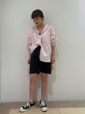 「CONVERSE TOKYO（コンバーストウキョウ）の配色ステッチオックスシャツ（シャツ/ブラウス、ピンク系）」を使った、MIOさん（レディース・157cm）の夏コーディネート