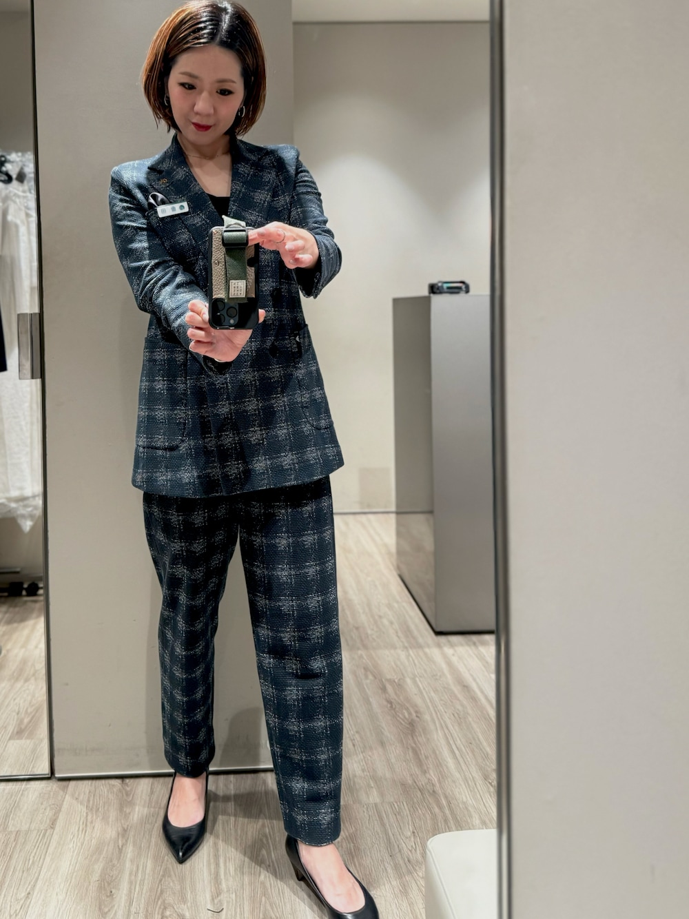 「EMPORIO ARMANI、エンポリオアルマーニ、セットアップ、パンツスタイル、ポケットチーフ、腕時計メンズ、メンズライク、腕時計、166cm、高身長女子」｜「EMPORIO ARMANIのアイテム（スラックス、その他）」を使った、Mie ·͜·さん（レディース・166cm）の夏コーディネートの1枚目の写真