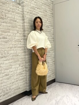 「GALLEST（ギャレスト）の【再入荷】ファブリックフォルムスリーブニット（ニット/セーター、ホワイト系）」を使った、Mikoさん（レディース・157cm）の秋コーディネート