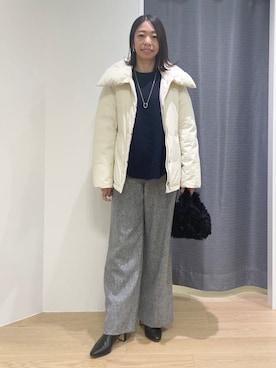 「INDIVI（インディヴィ）の【撥水／洗える／デザイン衿】ステッチレス ショートダウンコート（ダウンジャケット/コート、ホワイト系）」を使った、Mikoさん（レディース・157cm）の冬コーディネート