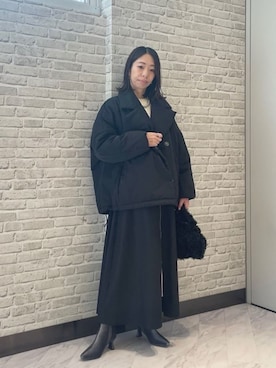 「GALLEST（ギャレスト）のセンタージップフレアスカート（スカート、ブラック系）」を使った、Mikoさん（レディース・157cm）の冬コーディネート
