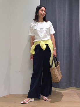 「INDIVI（インディヴィ）の【UVケア／選べるグラフィック】スムースジャージTシャツ（Tシャツ/カットソー、ホワイト系）」を使った、Mikoさん（レディース・157cm）の春コーディネート