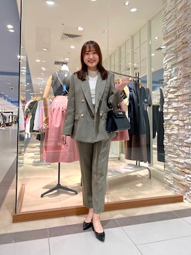 「お仕事スタイル」｜「アイテム（ジャケット/アウター）」を使った、Mihoさん（レディース・159cm）の秋コーディネート