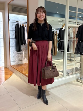 「アイテム（シュシュ）」を使った、Mihoさん（レディース・159cm）の秋コーディネート