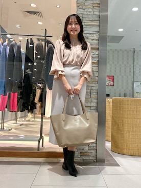 「お仕事スタイル」｜「アイテム（アクセサリー）」を使った、Mihoさん（レディース・159cm）の秋コーディネート
