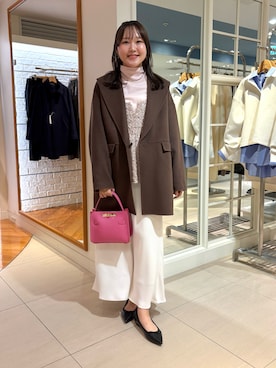 「アイテム（ヘアアクセサリー）」を使った、Mihoさん（レディース・159cm）の秋コーディネート