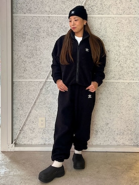 「アディダスオリジナルス」｜「アイテム（サンダル）」を使った、NEさん（レディース・150cm）の秋コーディネート