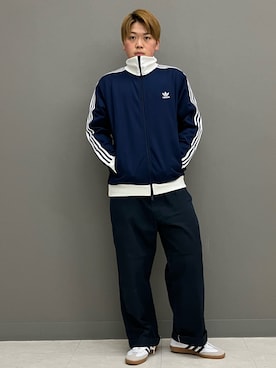 「adidas（アディダス）のアディカラー クラシックス ベッケンバウアー トラックトップ（ジャージ）（ナイロンジャケット、ブルー系）」を使った、TRさん（メンズ・176cm）の冬コーディネート
