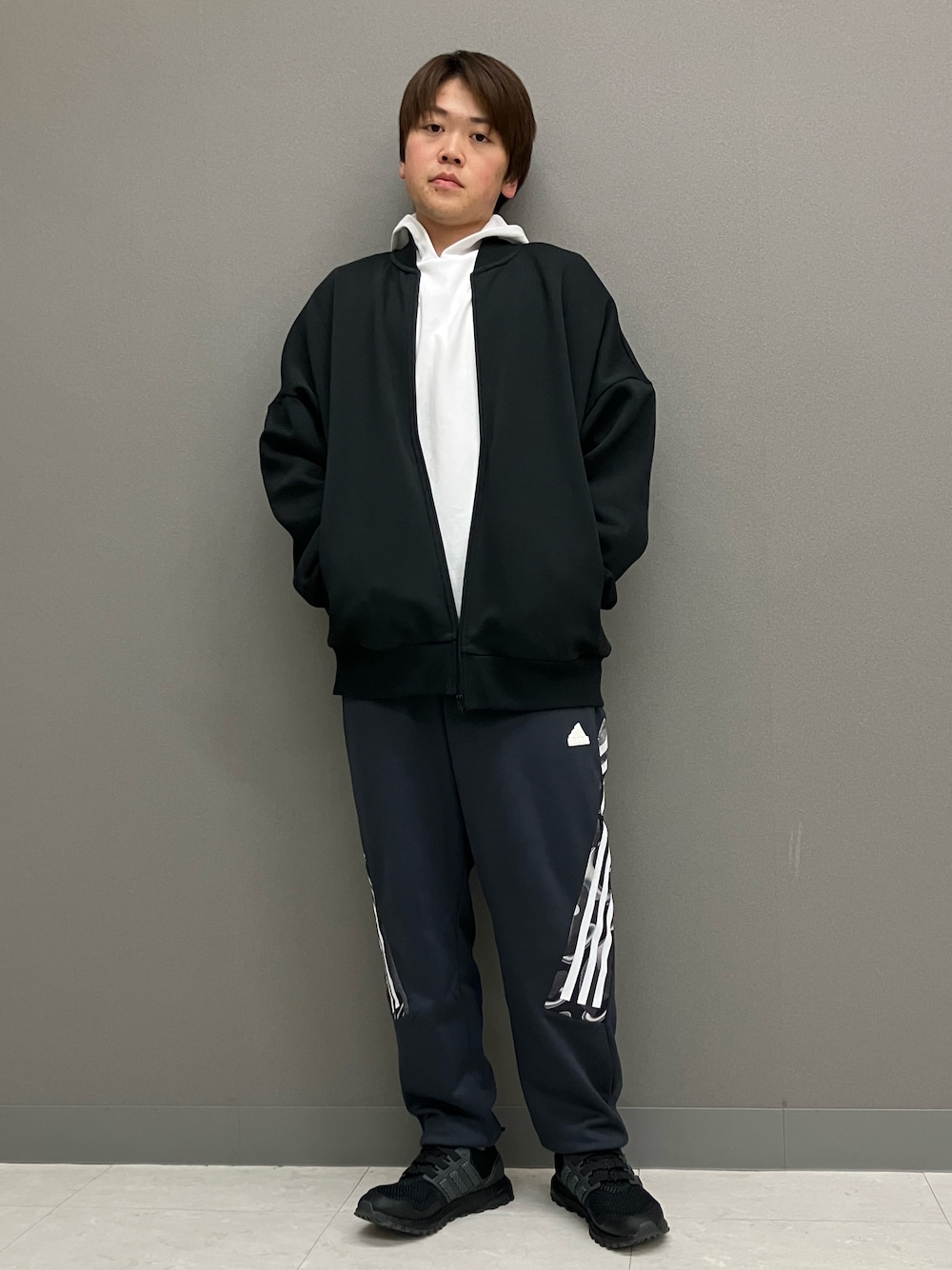 adidas（アディダス）の「フューチャー アイコン 総柄プリントパンツ