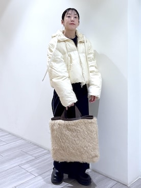 「アイテム（キーケース/キーアクセサリー、ブラウン系）」を使った、Fujimotoさん（レディース・155cm）の冬コーディネート