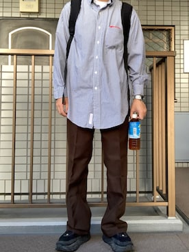 「ランチャーパンツ」｜「アイテム（スニーカー）」を使った、マーマレードさん（メンズ・168cm）の秋コーディネート