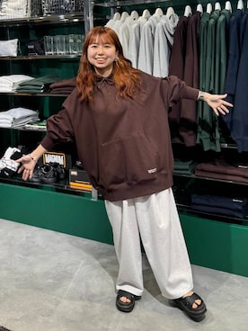 「LOWRYS FARM（ローリーズファーム）の【LFM(U)】ＰＵＬＬＯＶＥＲ　ＨＯＯＤＩＥ　 586492（スウェット）」を使った、たしろんさん（レディース・149cm）の夏コーディネート