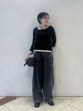 「PAGEBOY（ページボーイ）の【2WAY仕様】スタッズミニボストンバッグ（ショルダーバッグ、ブラック系）」を使った、tagochiさん（レディース・159cm）の夏コーディネート