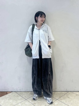 「LAKOLE（ラコレ）のスマートウォッチ / 127945（デジタル腕時計、ブラック系）」を使った、tagochiさん（レディース・159cm）の春コーディネート