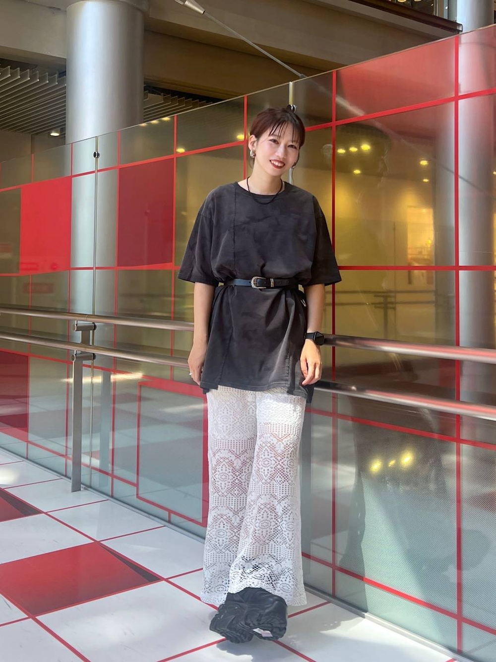 「ラフ、カジュアル、モード、大人カジュアル、PAGEBOY、Tシャツ、体型カバー」｜「PAGEBOYのプラットチャンキースニーカー（スニーカー、ブラック系）」を使った、tagochiさん（レディース・159cm）の夏コーディネートの1枚目の写真