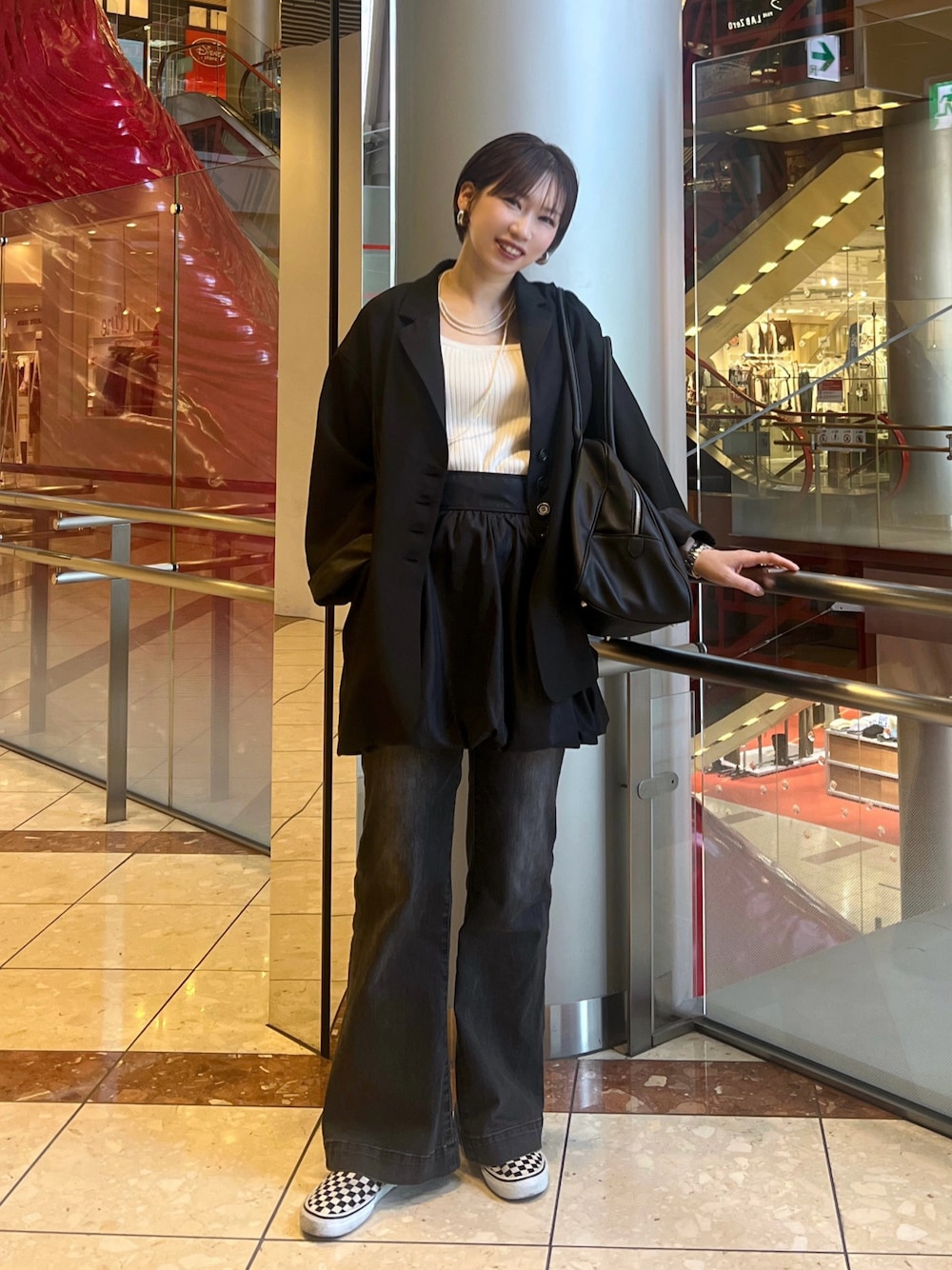 「JEANASIS、PAGEBOY、ジャケット」｜「VANSのVANS/ヴァンズ CLASSIC SLIP-ON（スニーカー、ブラック系）」を使った、tagochiさん（レディース・159cm）の冬コーディネートの1枚目の写真